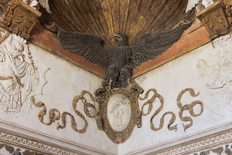 Mantova, Palazzo Te (residenza estiva dei Gonzaga), Camera delle Aquile o Camera di Fetonte (camera privata di Federico Gonzaga): dettaglio con aquila.