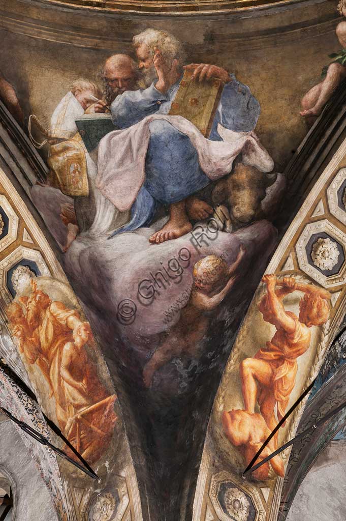Parma, Church of San Giovanni Evangelista, the dome: "Ascension of Christ", by Giovanni Allegri, known as Correggio (1520-22). Detail with St. Matthew and St. Jerome.