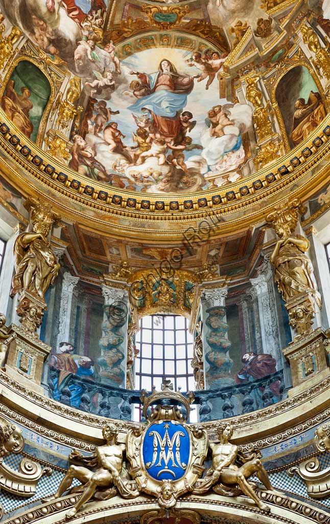 Genoa, Basilica of SS. Annunziata del Vastato, the transept:  the dome with the "Assumption of Mary". Fresco by Giovanni Andrea Ansaldo, 1635 - 1638.