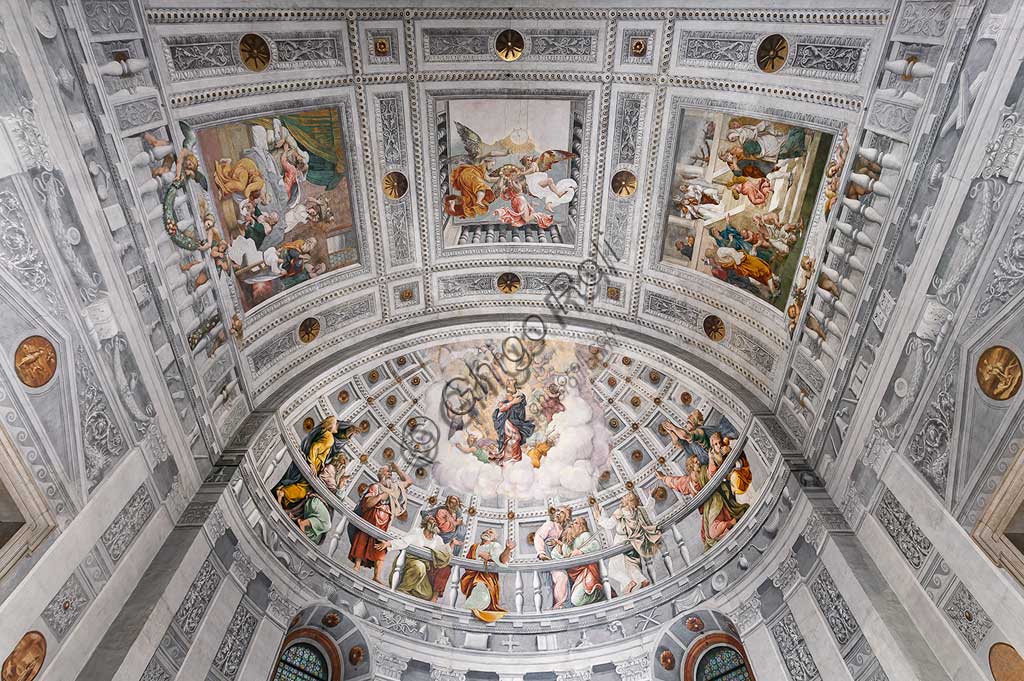 Verona, Duomo, interno: abside. Nel catino absidale: "Assunzione di Maria". Nei riquadri della volta: "Natività, Incoronazione, e Purificazione di Maria". Affreschi di Francesco Torbido su disegni di Giulio Romano, 1534.