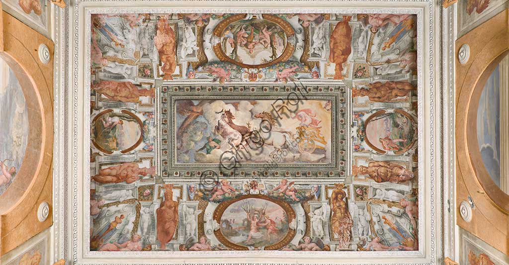 Genova, Villa Pallavicino delle Peschiere, loggia di Apollo, volta: il carro del Sole condotto da Apollo. Affreschi di Giovanni Battista Castello detto "il Bergamasco", e Luca Cambiaso, ca. 1560.