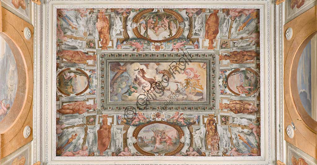 Genova, Villa Pallavicino delle Peschiere, loggia di Apollo, volta: il carro del Sole condotto da Apollo. Affreschi di Giovanni Battista Castello detto "il Bergamasco", e Luca Cambiaso, ca. 1560.