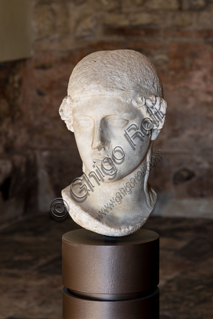 Brescia, Area archeologica del Capitolium dell'antica Brixia, patrimonio Unesco dal 2011: testa di Minerva, copia romana di un originale greco.