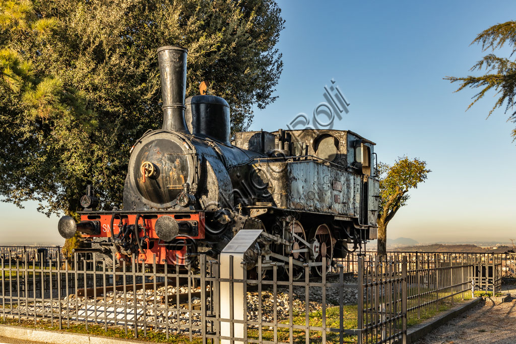 Brescia, il Castello: locomotiva a vapore dei primi del Novecento.