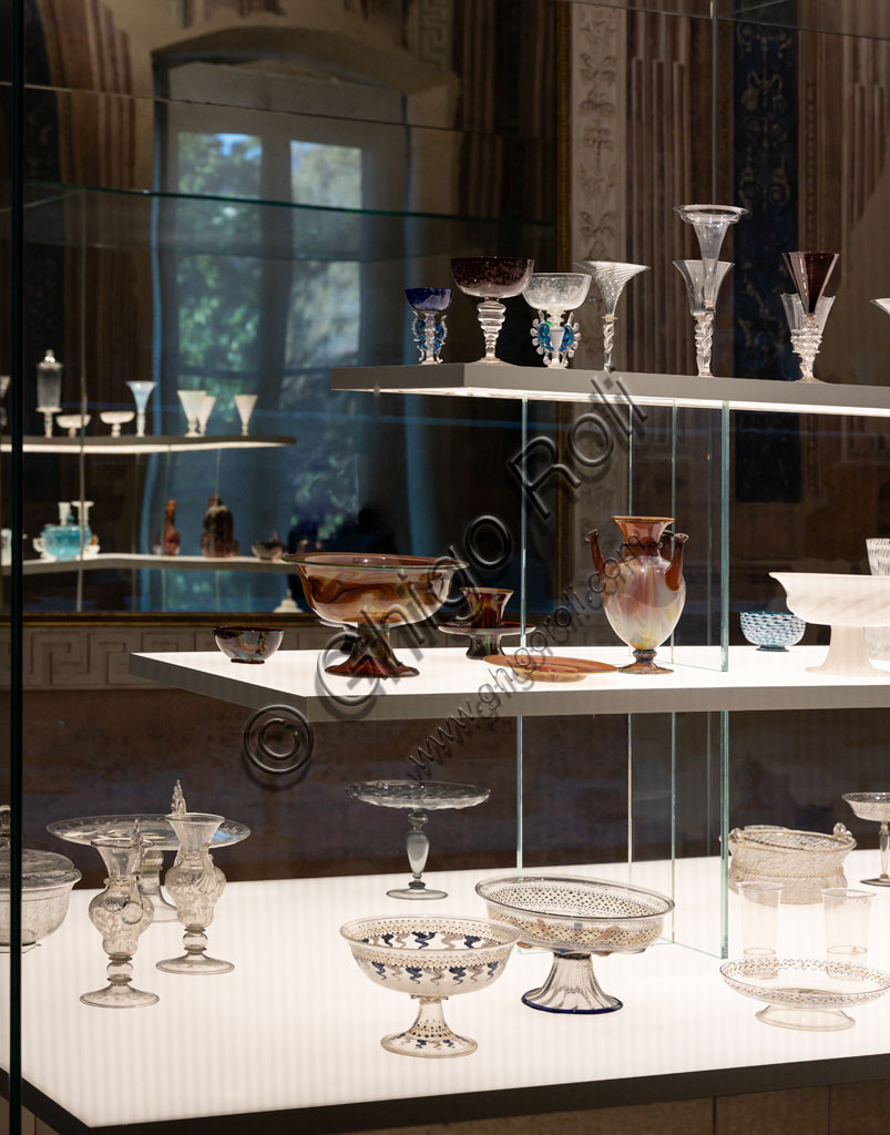 Brescia, Pinacoteca Tosio Martinengo: room showing precious glassware.