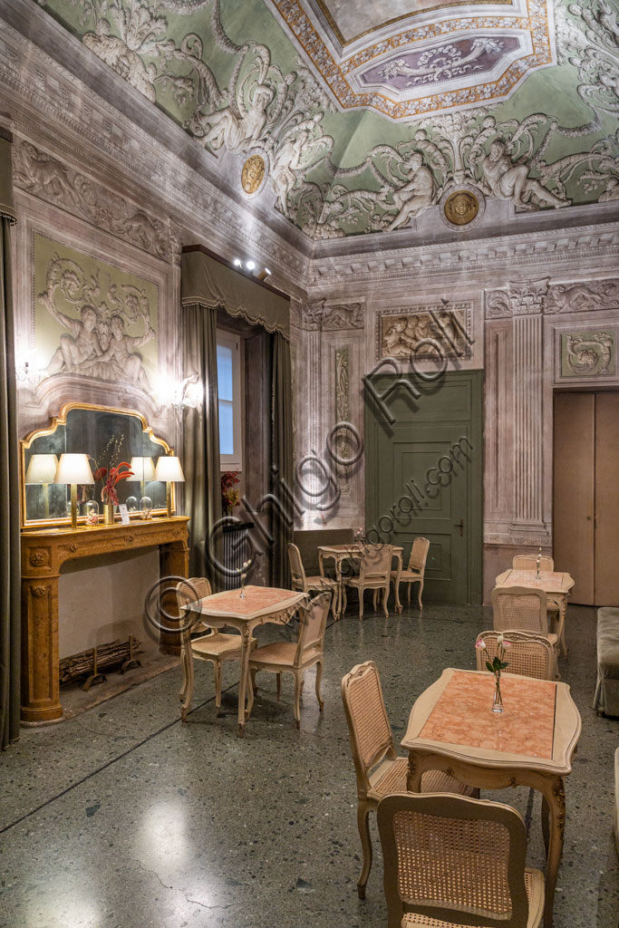 Brescia, Teatro Grande: the Coffee Bar of the Theatre, decorated with paintings by Francesco Tellaroli, in 1787. This room now houses the "Caffetteria", otherwise known as the Buvette of the theatre.