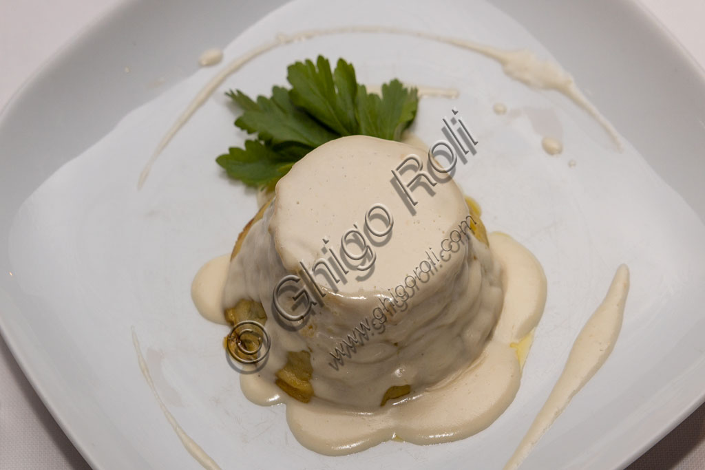 Brescia, Trattoria Il Fontatone: appetizer based on artichokes with parmesan cream.