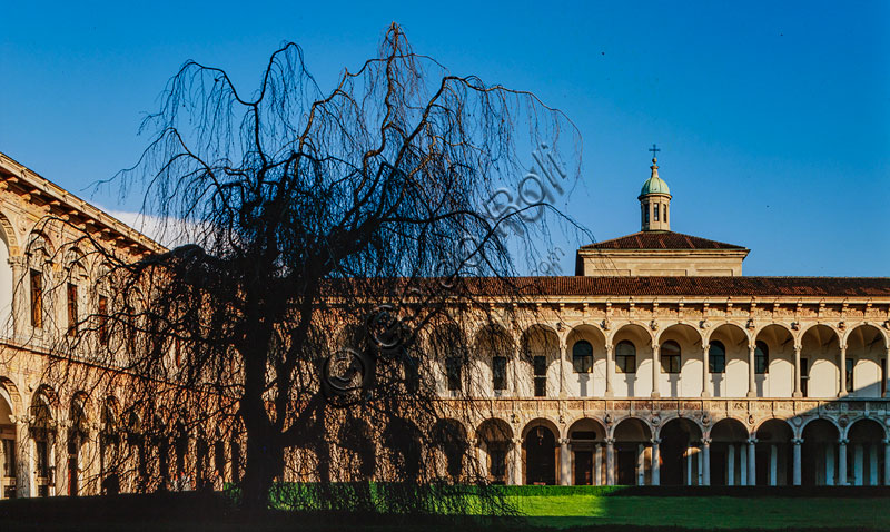  Ca' Granda, formerly Ospedale Maggiore: main courtyard. Today it is the seat of the University of Studies of Milan. The Renaissance building was designed by Filarete.