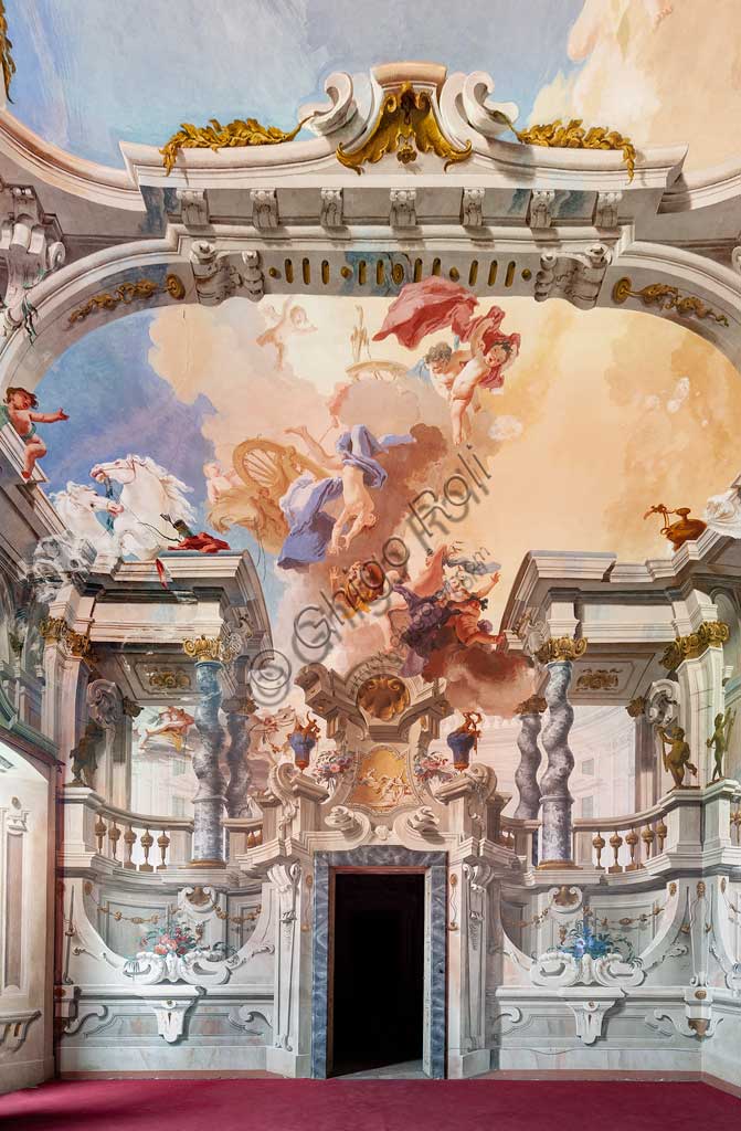 Villa Crivelli (formerly Arconati): view of the Hall of the Parties. The fresco paintings representing "The Fall of the Phaethon" is by Bernardo and Fabrizio Galliari, 1750 - 1760.