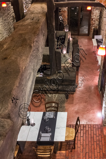 Candelo, Ricetto (fortified structure) Restaurant Il Torchio 1763:  the room with the ancient winepress.