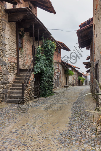 Candelo, Ricetto (fortified structure): a "Rua" (street) inside the Ricetto.