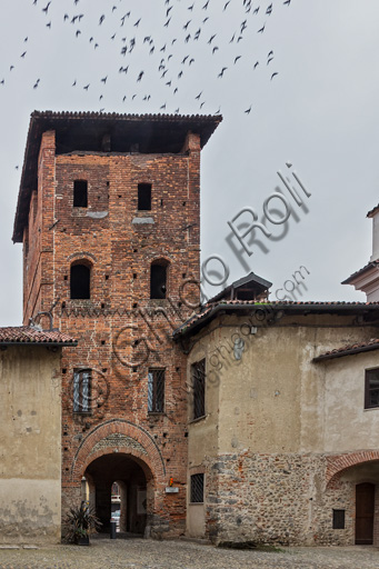 Candelo, Ricetto (fortified structure): view of the Porta Tower.