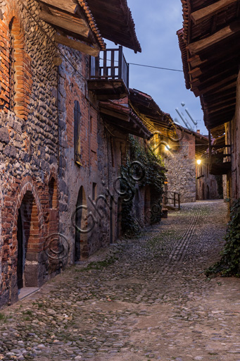 Candelo, Ricetto (fortified structure): a night view of a "Rua" (street) inside the Ricetto.