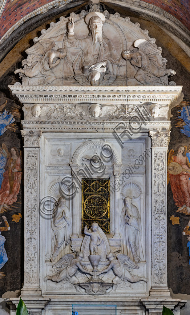 Cappella del miracolo del Sacramento: “il tabernacolo” di Mino da Fiesole (1481 - 4). Firenze, Chiesa di S. Ambrogio.