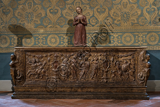 Cassone, della bottega del Pollaiolo, legno intagliato e dipinto, seconda metà XV secolo.