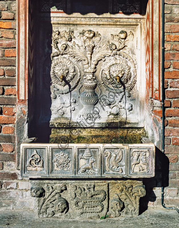 Castello Sforzesco: fontana del Cortile della Rocchetta.