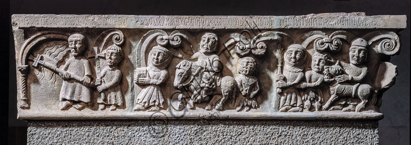 Castello Sforzesco, raccolte di Scultura e Arte Antica:  “S. Ambrogio scaccia gli Ariani”, di  Anselmo e Girardo da Milano. Si tratta di bassorilievi dalla Porta Romana, 1171 (XII sec).