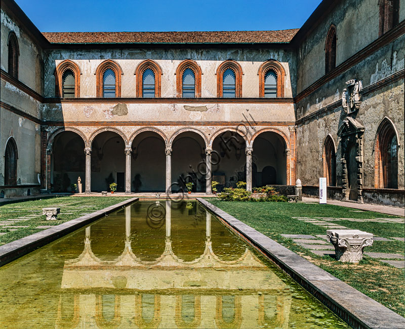  Sforza Castle: view of the ducal courtyard.