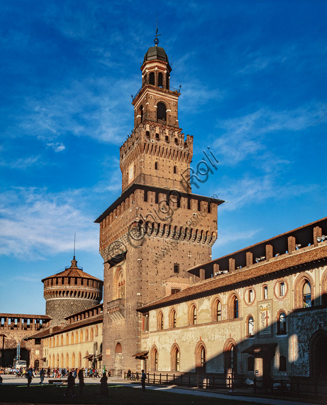  Sforza Castle: view of the Tower designed by the Renaissance architect Antonio Averulino known as Filarete (1452) from the courtyard called Piazza d'Armi.