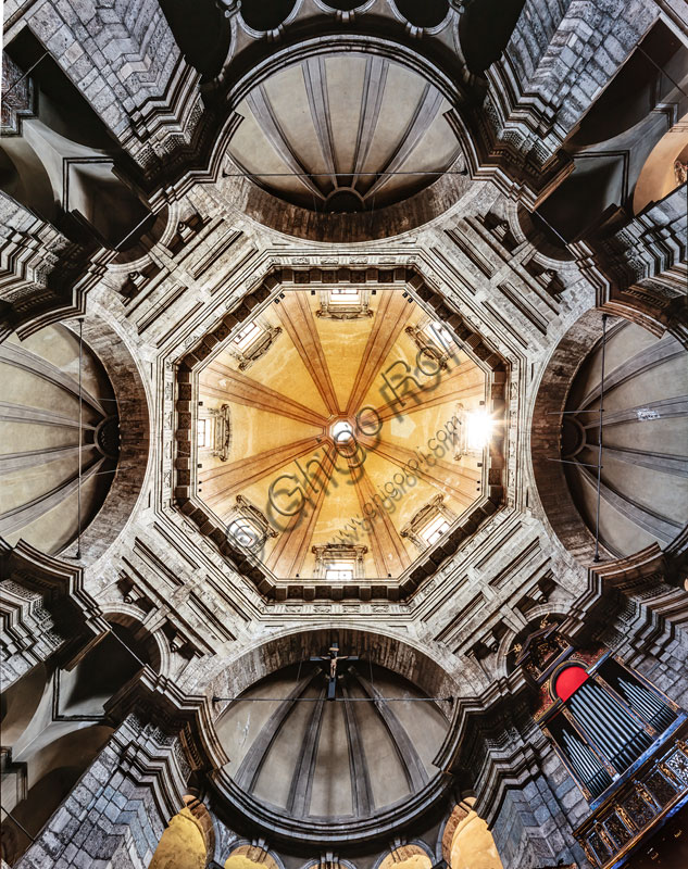  Church of S. Lorenzo Maggiore or alle Colonne: the ceiling.