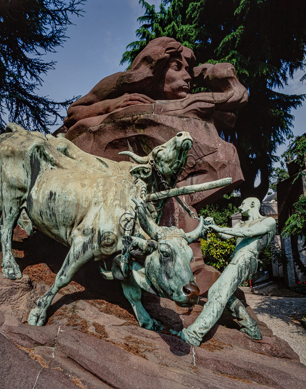  Monumental cemetery: Aedicule Besenzanica, by Enrico Butti, 1912.