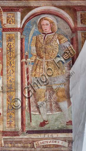 Clusone, Chiesa di San Defendente, affreschi sotto la lunetta del portale: San Defendente.