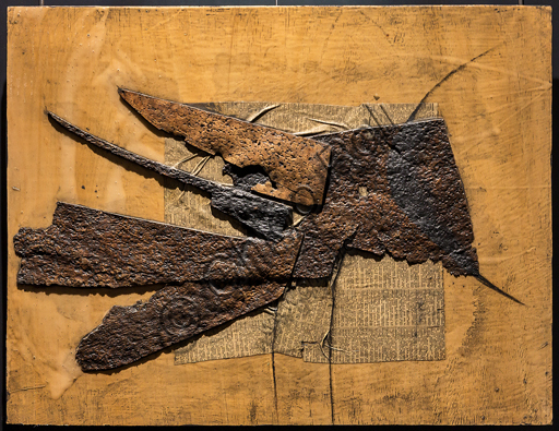 Museo Novecento: "Collage: Kopf (Tête)", by Roberto Crippa (Gaetano Crippa), 1959. Oil on board, cork and newspaper.