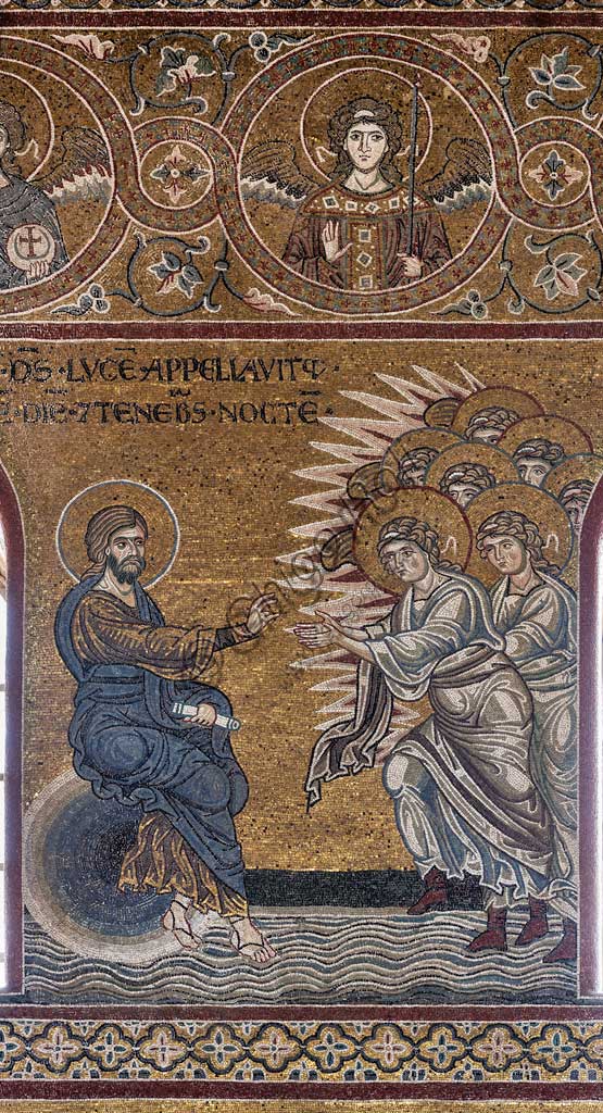 Monreale, Duomo: "Creazione del giorno e della notte" , Ciclo del Vecchio Testamento - La Creazione, mosaico bizantino, XII - XIII sec.Iscrizione latina: "FECIT DOMINUS LUCEM, APPELLAVITQUE LUCEM DIEM ET TENEBRAS NOCTEM".