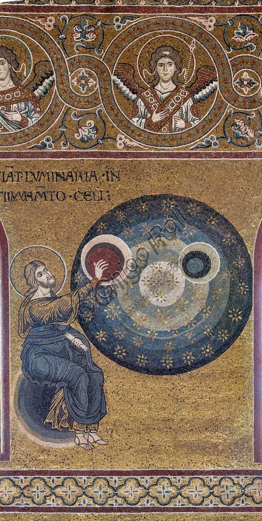 Monreale, Duomo: "Creazione del sole e della luna", Ciclo del Vecchio Testamento - La Creazione, mosaico bizantino, XII - XIII sec.Iscrizione latina: "FIANT LUMINARIA IN FIRMAMENTO CÆLI".