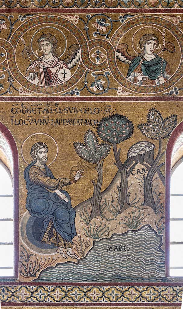 Monreale, Duomo: "Creazione della terraferma dal mare.", Ciclo del Vecchio Testamento - La Creazione, mosaico bizantino, XII - XIII sec.Iscrizione latina: "CONGREGENTUR AQUÆ QUÆ SUB CÆLO SUNT IN LOCUM UNUM ET APPAREAT ARIDA". 