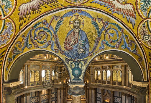 Firenze, Battistero di San Giovanni, i matronei, galleria est,  tribuna centrale (degli Evangelisti):  mosaici dell'ambiente del Maestro di San Gaggio e del Maestro di Santa Cecilia (circa 1300-1310). Particolare con Cristo benedicente.