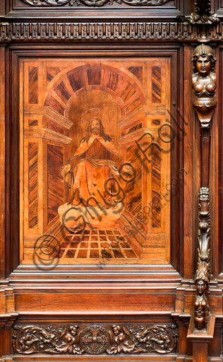 Genova, Duomo (Cattedrale di S. Lorenzo), interno,  presbiterio, abside, coro: "Cristo in gloria", tarsia lignea di Vincenzo e Tommaso Garassino (XIX secolo).