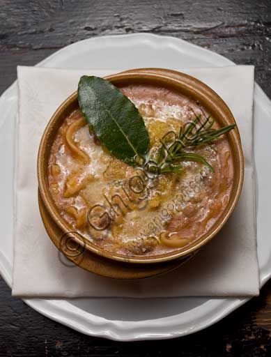 Pavia, Ristorante "Il Cupolone": pasta e fagioli, piatto tipico della gastronomia pavese.