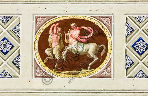 Palermo, Palazzo Reale o Palazzo dei Normanni, Appartamento Reale, Sala Rossa, la volta: particolare decorativo con cameo che rappresenta Chirone e Achille.