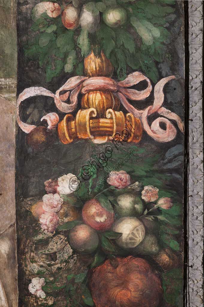 Parma, Chiesa di San Giovanni Evangelista: affresco del periodo giovanile di Girolamo Francesco M. Mazzola  (il Parmigianino) (circa 1523). Particolare decorativo con fiore e frutta.