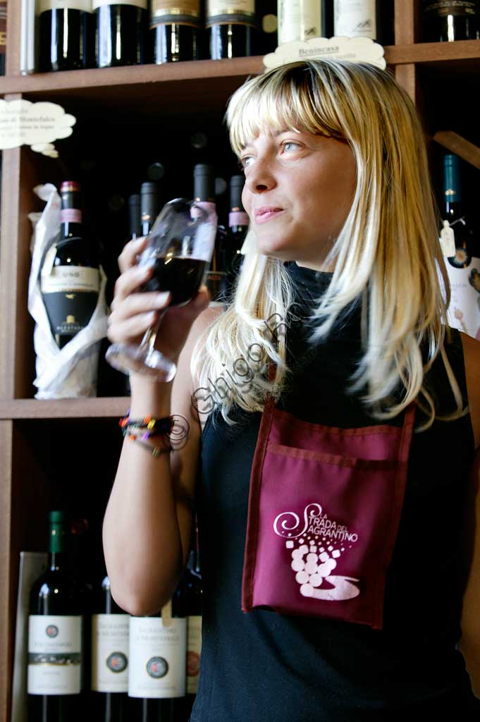 Tasting of Sagrantino wine of Montefalco.