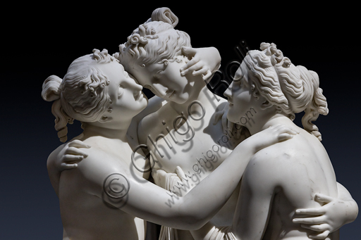 "Le tre Grazie", 1812-17, di Antonio Canova (1757 - 1822), marmo. Particolare dei visi e dell'abbraccio