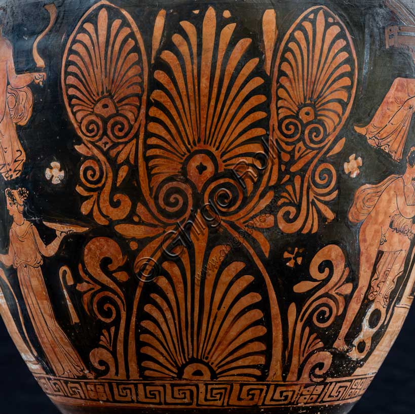 Museo Civico Archeologico di Bologna: Cratere a figure rosse apulo a volute con mascheroni.Particolare della decorazione a girali fogliati e  palmette. 340 - 320 a.C.Inv. G_0392