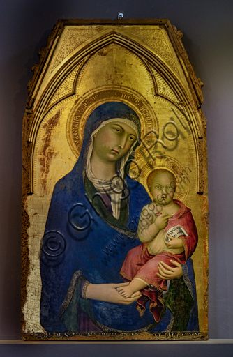  Orvieto, MODO (Museum of the Opera of the  Duomo of Orvieto):  The Virgin with the Child flanked by St. Magdalene, St. Dominic, St. Peter and St. Paul, tempera, gold and silver leaf on panel, by Simone Martini, 1320-1. Detail of the Virgin and the child.