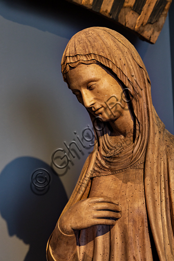  Orvieto, MODO (Museum of the Opera of the  Duomo of Orvieto): Annunciation, wooden sculpture from the choir of the Duomo, by Terzo Maestro d'Orvieto, wood statues with traces of polychromy, first twenty years of the fifteenth century. Detail of the Virgin.