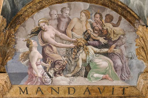  Mantua, Palazzo Te (Gonzaga's summer residence), Sala di Amore e Psiche: view of the vault, with frescoes by Giulio Romano and his assistants (1526 - 1528). Giulio Romano got his inspiration from Apuleius' Metamorphoses.Detail of the vault with Psyche's punishment.
