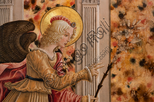 Perugia, Galleria Nazionale dell'Umbria: Annunciazione dei Notai, di Benedetto Bonfigli,1450-3, tempera su tavola. Particolare dell'arcangelo con il giglio. 