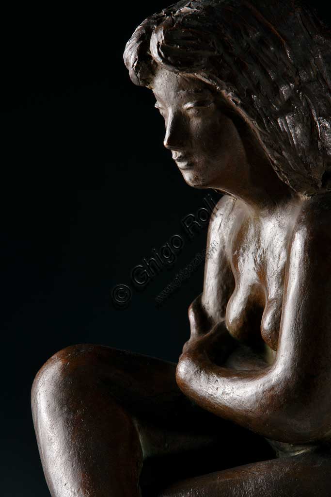 Assicoop - Unipol Collection: Ivo Soli (1898-1976), "Sitting Woman". Bronze. Detail.