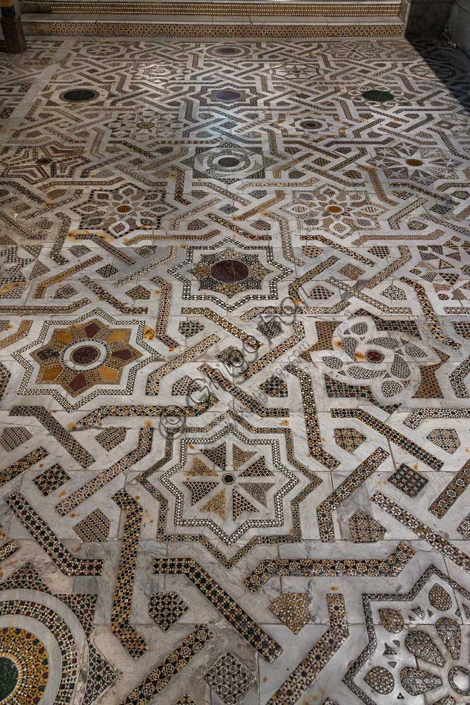  Monreale Cathedral, Northern transept: mosaic floor in opus sectile with geometric motifs. For whatr concerns, the pavement of the cathedral, this sector is the best preserved, almost entirely original: a medieval work dating back to 1177-1183.