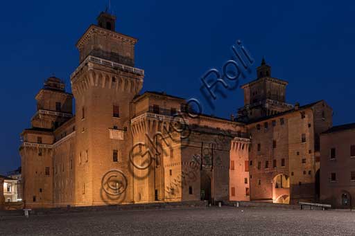 Ferrara: night view  of the Castello Estense (the Estense Castle), also known as Castle of St. Michael.