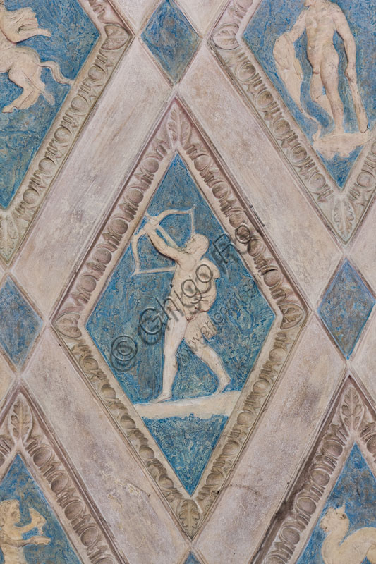  Mantua, Palazzo Te (Gonzaga's summer residence), Camera del Sole e della Luna (Chamber of the Sun and the Moon), the vault:  detail with plaster figure inside a lozenge.