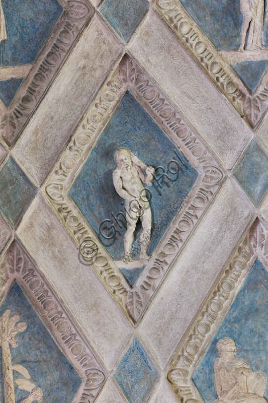  Mantua, Palazzo Te (Gonzaga's summer residence), Camera del Sole e della Luna (Chamber of the Sun and the Moon), the vault:  detail with plaster figure inside a lozenge.