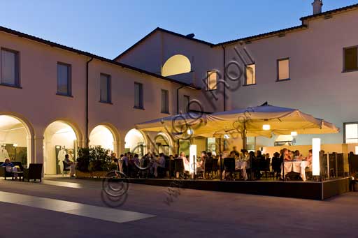 Forlimpopoli, Casa Artusi:Casa Artusi: il cortile con i tavoli del ristorante.