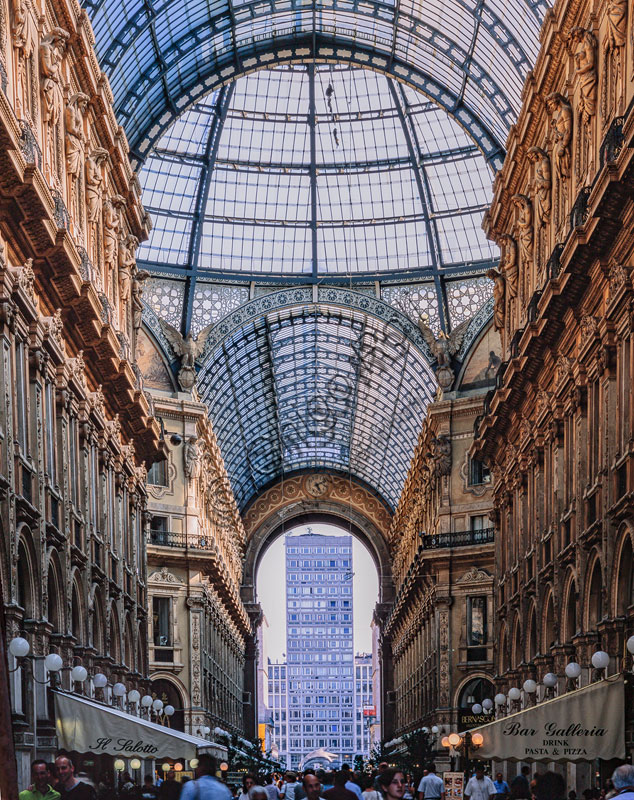 Galleria Vittorio Emanuele II, inaugurata nel 1867.