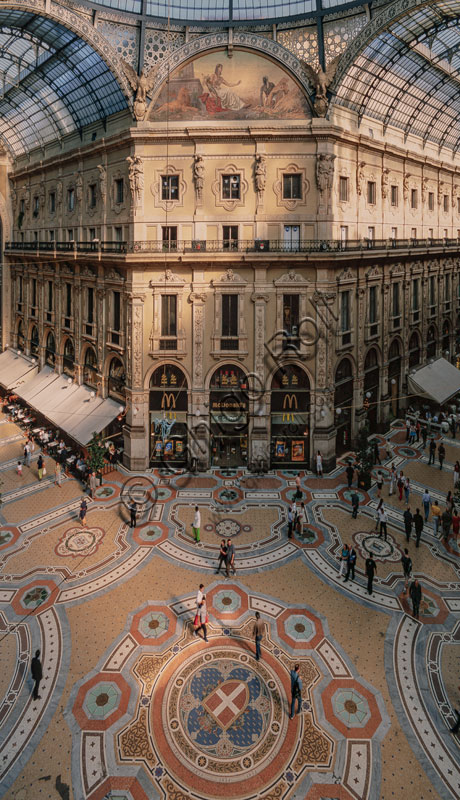 Galleria Vittorio Emanuele II, inaugurata nel 1867: veduta dell’ottagono centrale.